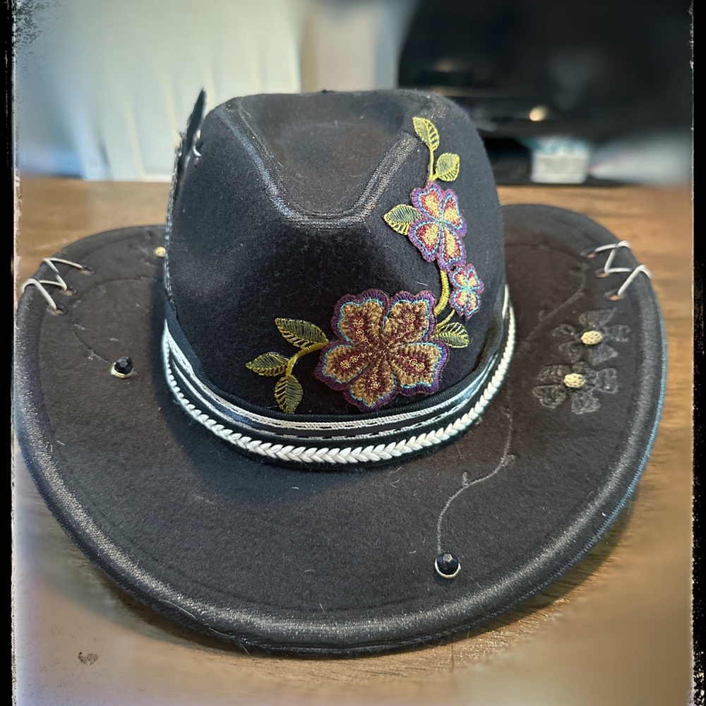 The little black lid.